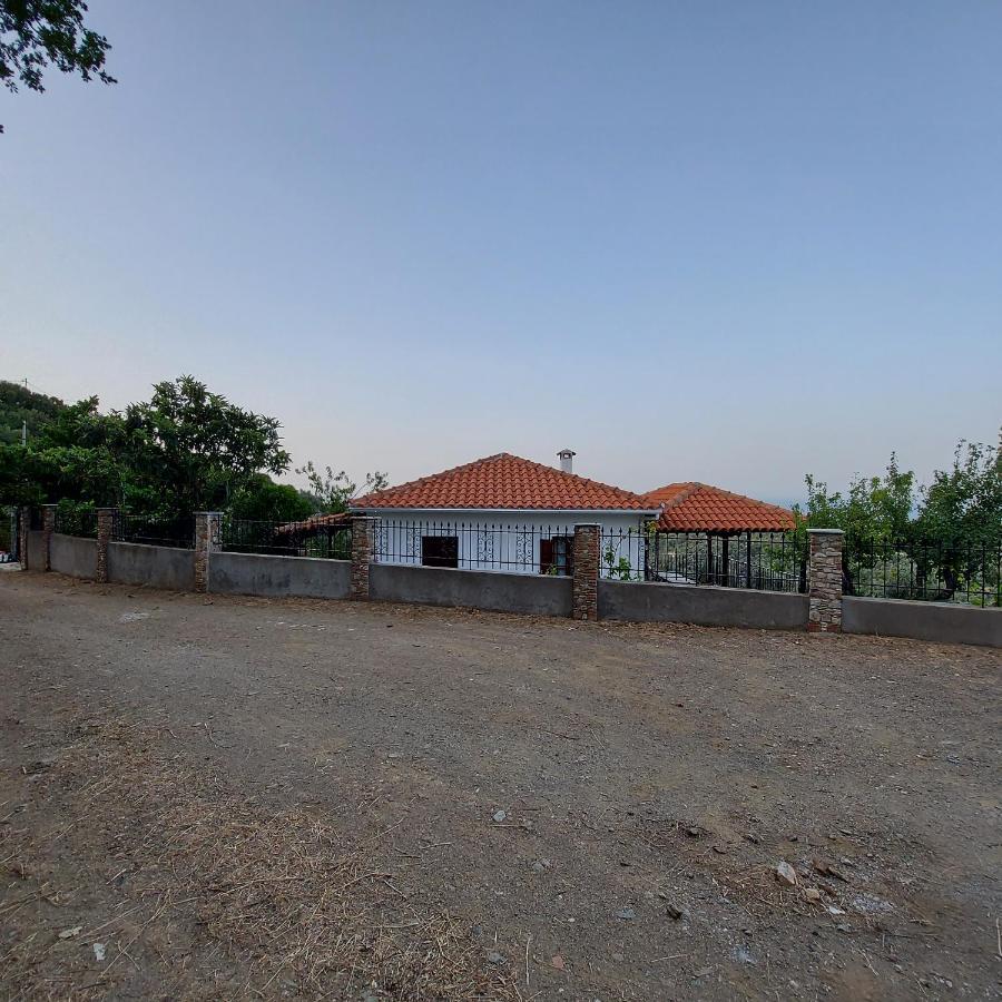 Villa Amfithea Moni Evaggelistrias Exteriér fotografie